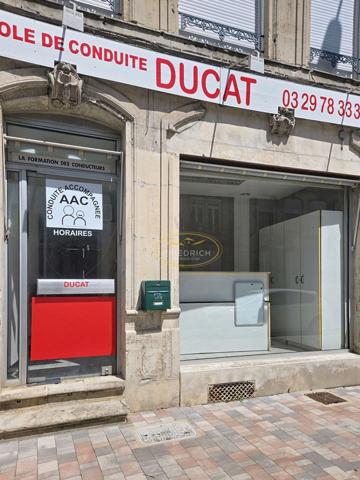 LOCAL COMMERCIAL ou PROFESSIONNEL - Centre-ville Ligny-en-barrois LOCAL COMMERCIAL ou PROFESSIONNEL - Centre-ville Ligny-en-barrois