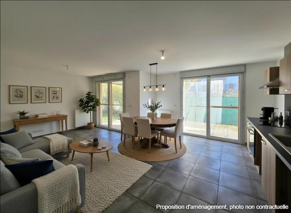 En RDC d'une résidence prisée, BEL APPARTEMENT T3 DE 67 M²  avec jardin, place de parking, terrasse et possibilité de garage en sus