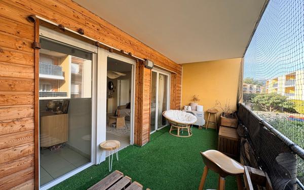 Appartement à vendre    3 pièces •  Cuers