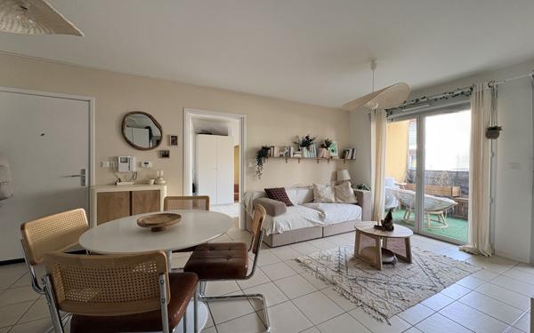 Appartement à vendre    3 pièces •  Cuers