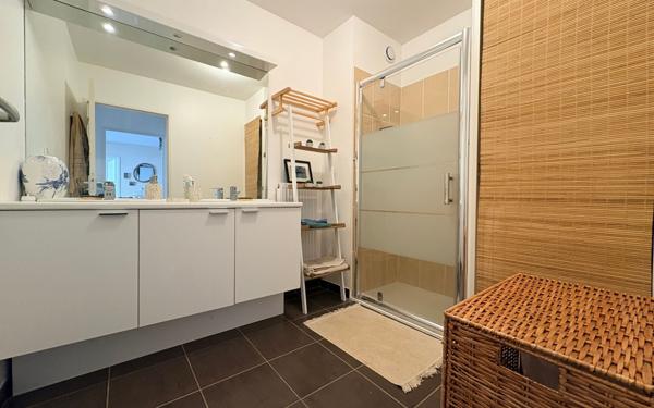 Appartement à vendre    3 pièces •  Cuers