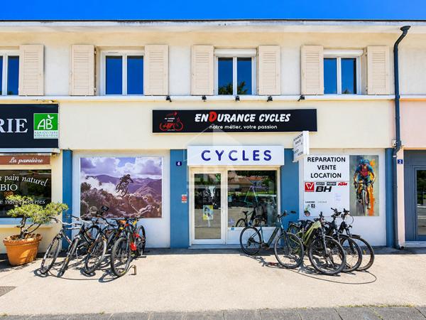 Fonds de commerce Vélo, vente réparation et location, 105 M² Château Arnoux, Alpes de Haute Provence