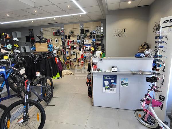 Fonds de commerce Vélo, vente réparation et location, 105 M² Château Arnoux, Alpes de Haute Provence