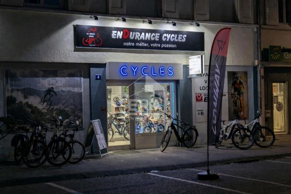 Fonds de commerce Vélo, vente réparation et location, 105 M² Château Arnoux, Alpes de Haute Provence