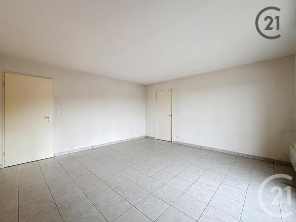 Appartement F3 à vendre  3 pièces - 63 m2 VILLENEUVE SUR YONNE - 89