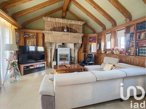 Maison traditionnelle 10 pièces de 294 m² à Plérin (22190)