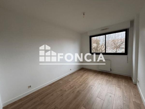 Location Appartement 5 pièces 100.15 m² - 1 RUE GERMAINE TILLON La Queue En Brie 94510