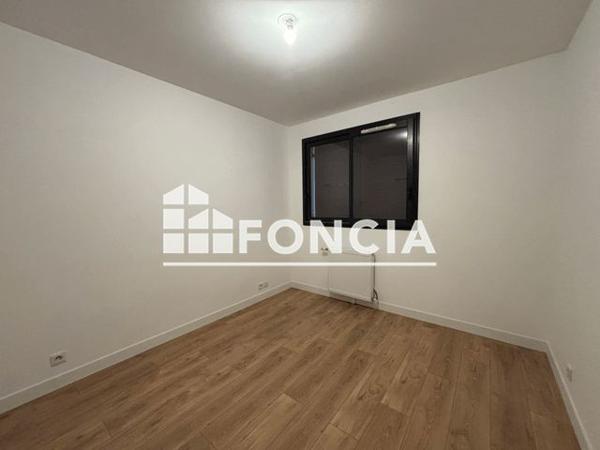 Location Appartement 5 pièces 100.15 m² - 1 RUE GERMAINE TILLON La Queue En Brie 94510