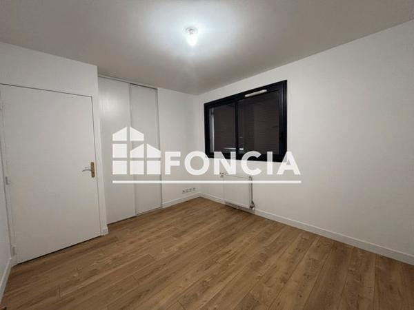 Location Appartement 5 pièces 100.15 m² - 1 RUE GERMAINE TILLON La Queue En Brie 94510