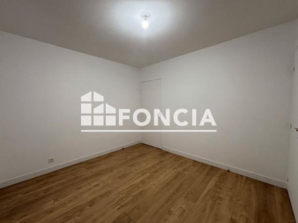 Location Appartement 5 pièces 100.15 m² - 1 RUE GERMAINE TILLON La Queue En Brie 94510