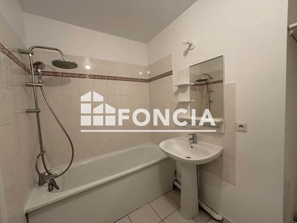 Location Appartement 5 pièces 100.15 m² - 1 RUE GERMAINE TILLON La Queue En Brie 94510