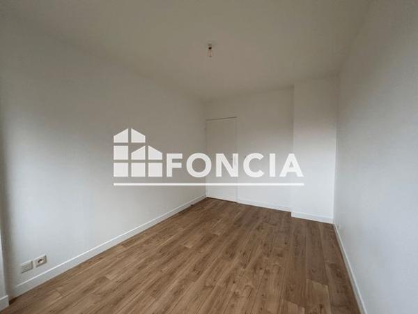 Location Appartement 5 pièces 100.15 m² - 1 RUE GERMAINE TILLON La Queue En Brie 94510