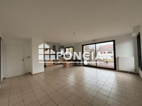 Location Appartement 5 pièces 100.15 m² - 1 RUE GERMAINE TILLON La Queue En Brie 94510
