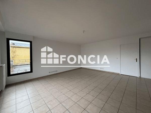 Location Appartement 5 pièces 100.15 m² - 1 RUE GERMAINE TILLON La Queue En Brie 94510