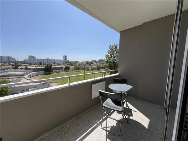 Appartement à louer 1 218 € CC LE BOUSCAT 3 p 78 m² DPE D