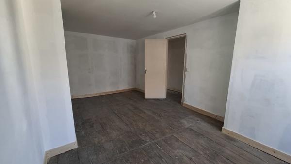 Maison à vendre 93 415 € Cognac-la-Forêt 5 p 117 m² DPE D