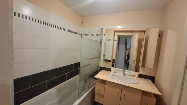 Maison à vendre 93 415 € Cognac-la-Forêt 5 p 117 m² DPE D