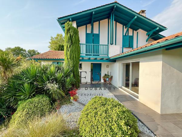 Maison
         6 pièces
        - 170 m² Bien prestige