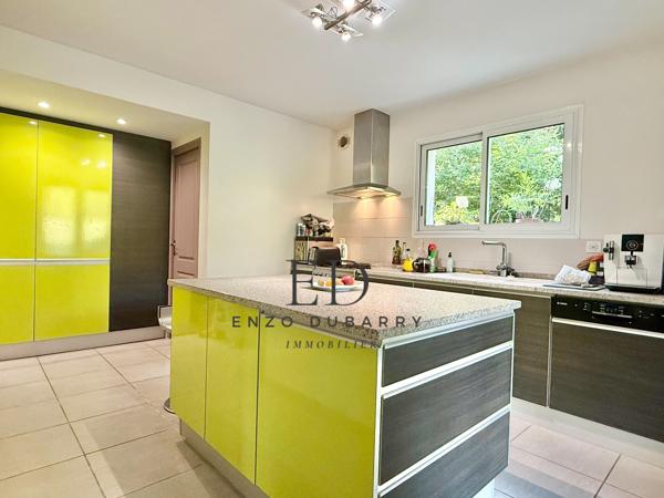 Maison
         6 pièces
        - 170 m² Bien prestige