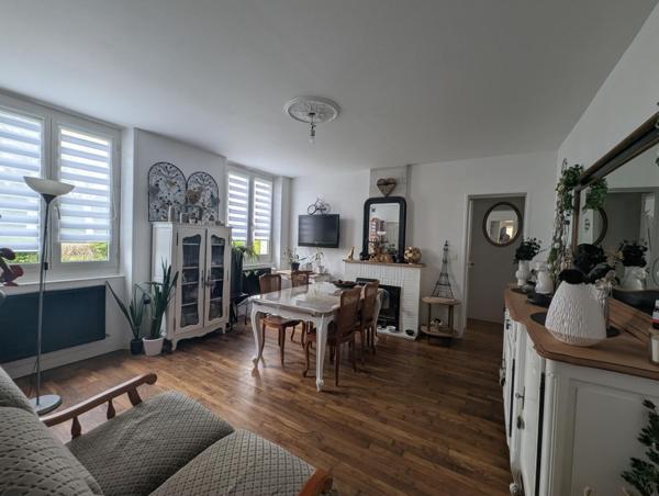"La Maison aux Mille Plantes" – Charme, volume et potentiel – Beauvais