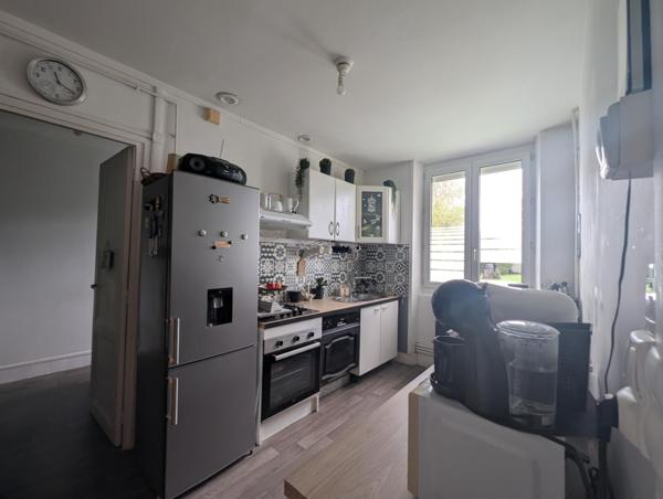 "La Maison aux Mille Plantes" – Charme, volume et potentiel – Beauvais