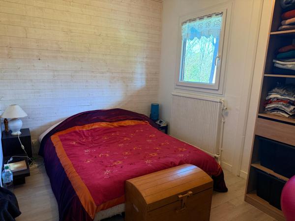 Chalet de 85m2, 2 chambres sur terrain de 2044 m2.