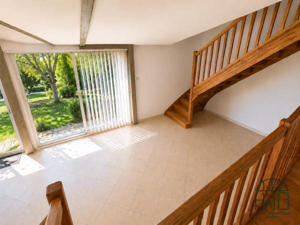 Maison
         6 pièces
        - 143 m²