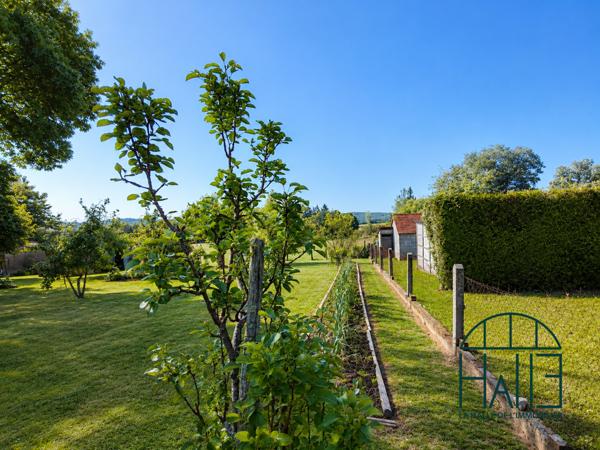 Maison
         6 pièces
        - 143 m²