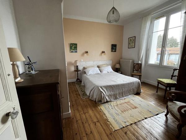 Maison à vendre |  Montmoreau-Saint-Cybard |  7 pièces | 170 m²