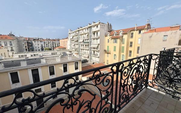 Appartement à louer    3 pièces • 60,40 m2 Nice