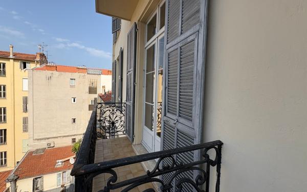 Appartement à louer    3 pièces • 60,40 m2 Nice