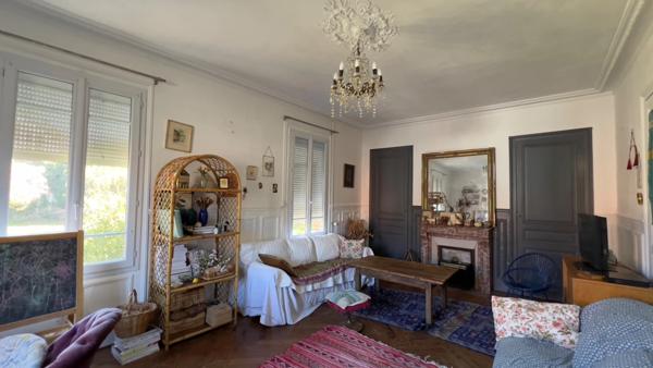 MAISON DE CHARME à vendre 8 pièces CENTRE AUFFAY (76)