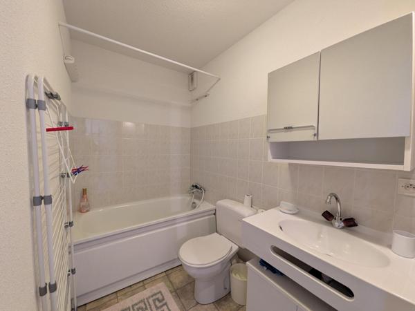 Appartement 3 pièces plus cabine avec balcon exposé sud au pied des Pistes avec 2 parkings privatifs