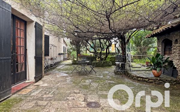 Maison à vendre    7 pièces •  Beaucaire