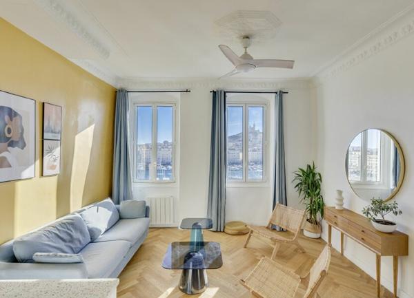 Appartement à vendre    3 pièces • 68,72 m2 Marseille 2