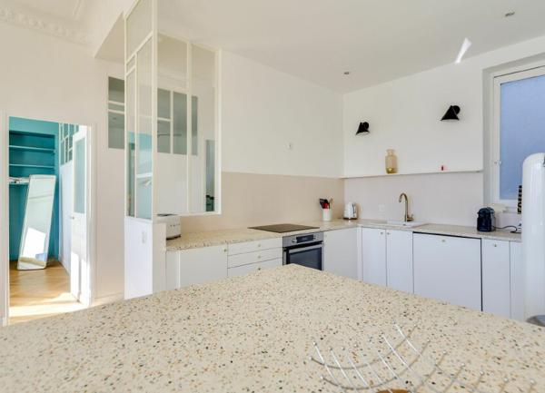 Appartement à vendre    3 pièces • 68,72 m2 Marseille 2