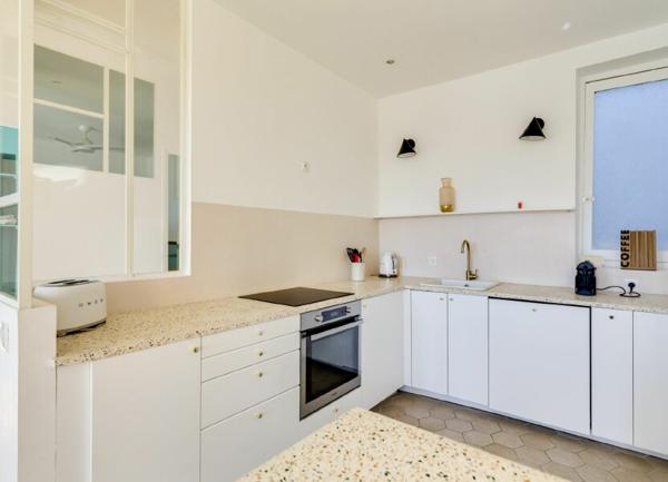 Appartement à vendre    3 pièces • 68,72 m2 Marseille 2