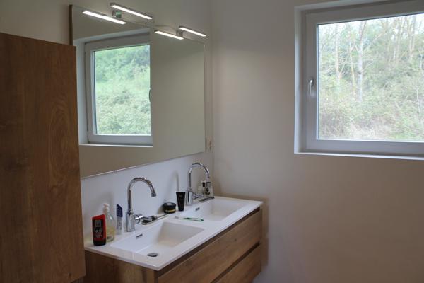 Saint Maur (18 )- Fermette rénovée avec bungalow et grande grange sur 4,7 hectares. Saint-Maur (18270)