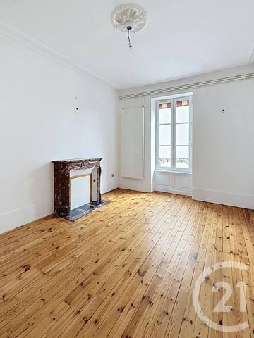 Appartement F4 à vendre  5 pièces - 105,01 m 2   CLERMONT FERRAND  - 63