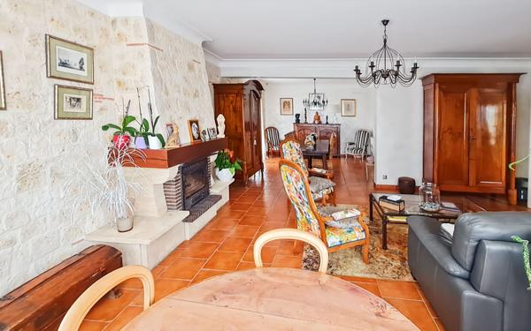 Maison à vendre    7 pièces • 200 m2 Foulayronnes