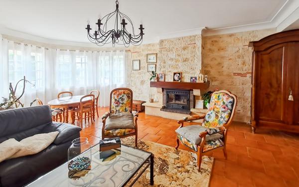 Maison à vendre    7 pièces • 200 m2 Foulayronnes