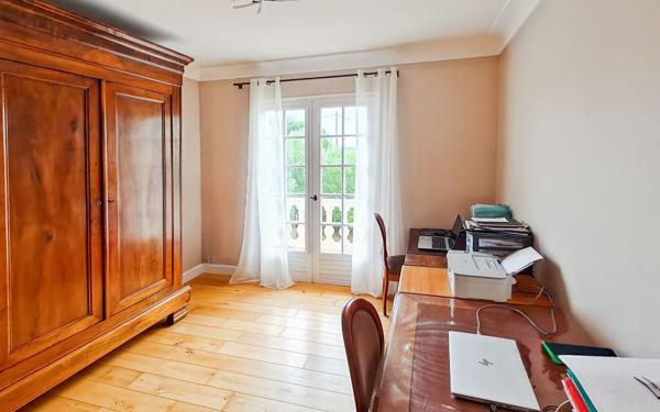 Maison à vendre    7 pièces • 200 m2 Foulayronnes