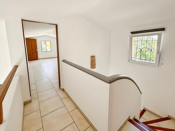 VILLA INDIVIDUELLE DE TYPE 8 PIÈCES