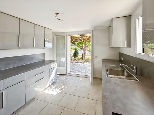 VILLA INDIVIDUELLE DE TYPE 8 PIÈCES