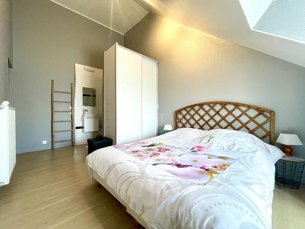 Maison Eragny 7 pièce(s) 195 m2 749 900 € **  - Référence  7996