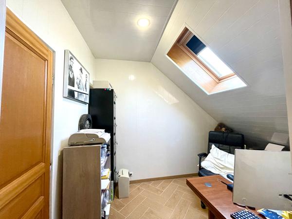 Maison Eragny 7 pièce(s) 195 m2 749 900 € **  - Référence  7996