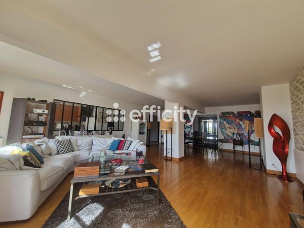 Appartement
         6 pièces
        - 180 m² Exclusivité 420 000 € *
