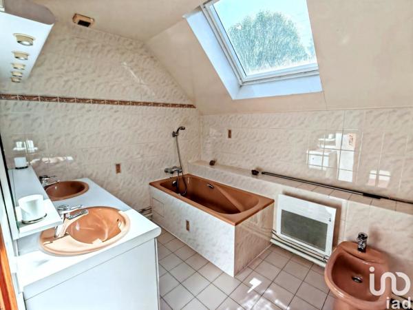 Maison 12 pièces de 312 m² à Saint-Martin-de-Nigelles (28130)