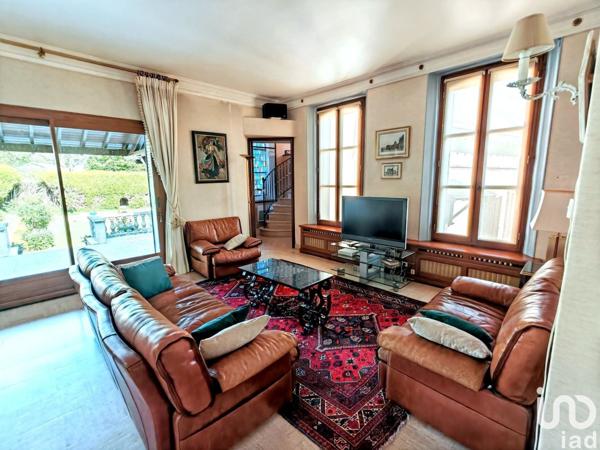 Maison 12 pièces de 312 m² à Saint-Martin-de-Nigelles (28130)