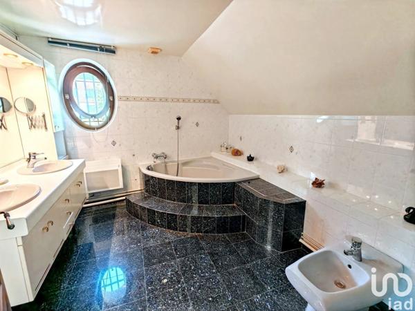 Maison 12 pièces de 312 m² à Saint-Martin-de-Nigelles (28130)